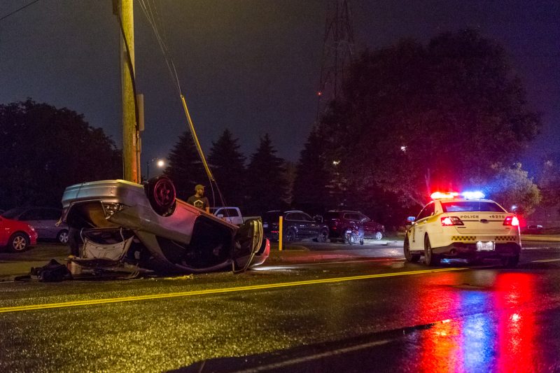 Un spectaculaire accident est survenu vers 12h45, le 15 juillet, sur la rue du Roi. | TC Média - Pascal Gagnon, PG PhotoGraphePascal Gagnon