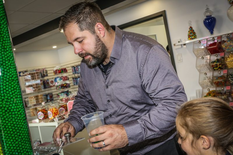 L'entreprise Bonbon Dila a procédé à son ouverture officielle le 16 septembre, au 621, route Marie-Victorin à Sorel-Tracy. Plusieurs dignitaires étaient présents.. | Pascal Cournoyer