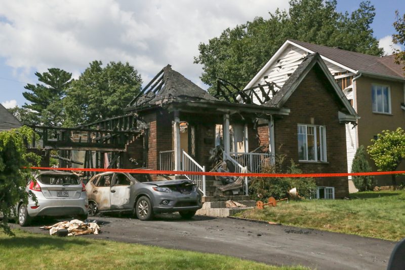 Un feu de garage a détruit une maison sur la rue d’Angoulême. | Photo: TC Media – Pascal Cournoyer