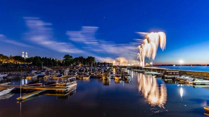 Les feux d'artifice du 23 juin 2016 au parc Regard-sur-le-Fleuve, gracieuseté de l'excellent Pascal Gagnon (PG Photographe). | PG PhotoGraphePascal Gagnon