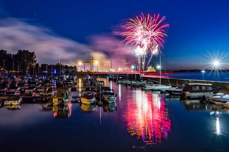 Les feux d'artifice du 23 juin 2016 au parc Regard-sur-le-Fleuve, gracieuseté de l'excellent Pascal Gagnon (PG Photographe). | PG PhotoGraphePascal Gagnon