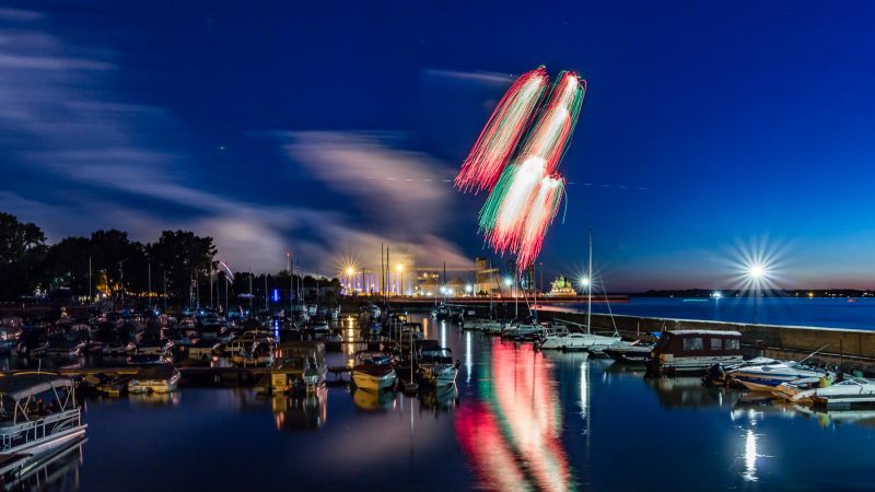 Les feux d'artifice du 23 juin 2016 au parc Regard-sur-le-Fleuve, gracieuseté de l'excellent Pascal Gagnon (PG Photographe). | PG PhotoGraphePascal Gagnon