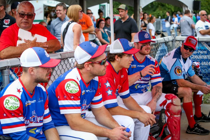 Les 4 Chevaliers ont croisé le fer avec des joueurs des Éperviers de Sorel-Tracy, le 1er septembre, au parc Pelletier. (Photo : Pascal Cournoyer)