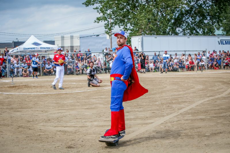 Les 4 Chevaliers ont croisé le fer avec des joueurs des Éperviers de Sorel-Tracy, le 1er septembre, au parc Pelletier. (Photo : Pascal Cournoyer)
